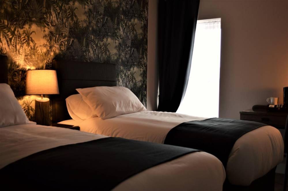 ספנימור The Corner Rooms At The Black Horse Inn מראה חיצוני תמונה