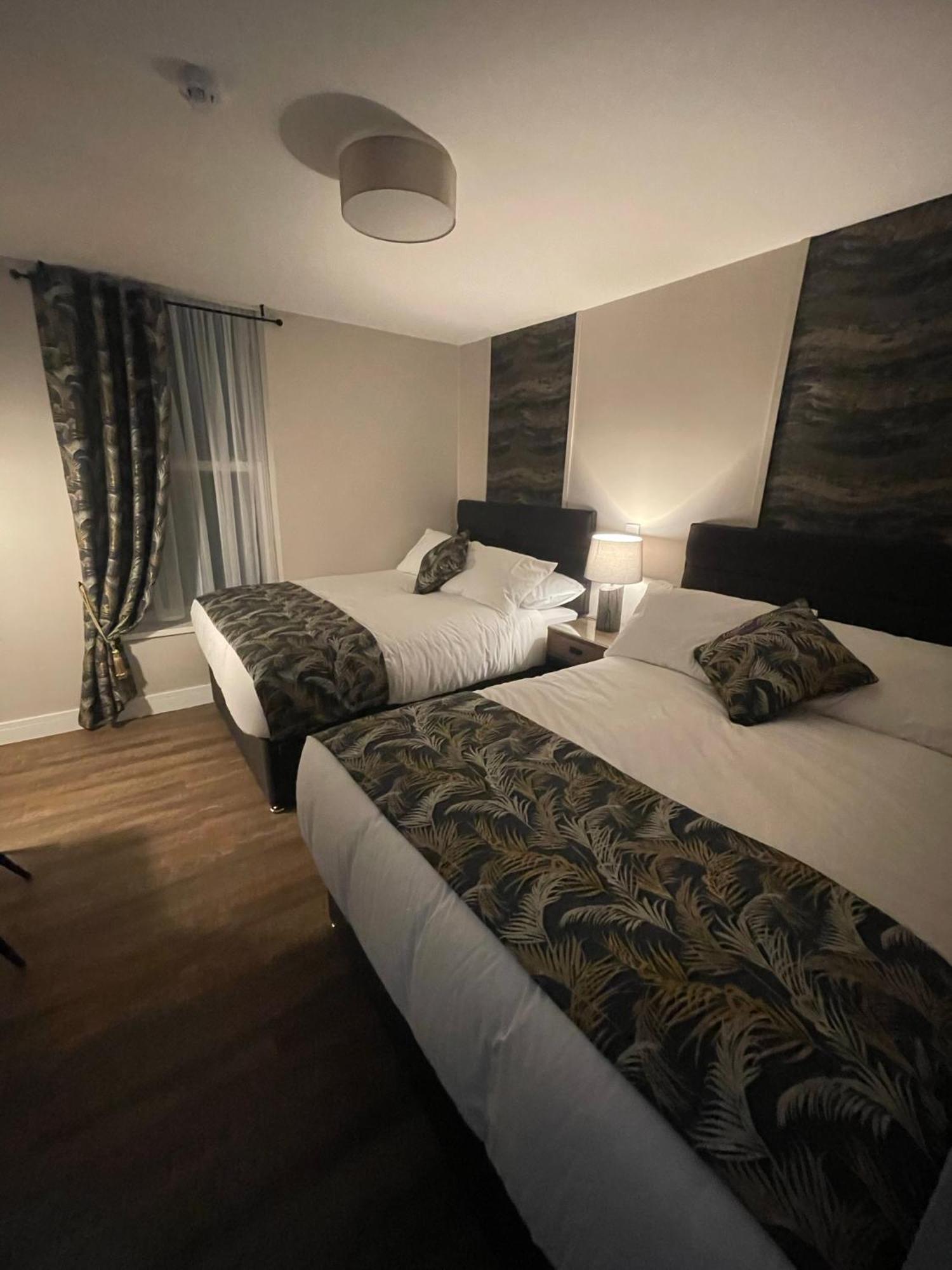 ספנימור The Corner Rooms At The Black Horse Inn חדר תמונה